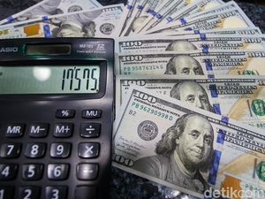 Rupiah Tersungkur! Dolar AS Tembus Rp 17.500 untuk Pertama Kali