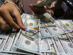 Tak Pakai Dolar AS Bukan Berarti Aman! Warga Desa Tetap Jadi Korban Rupiah Keok