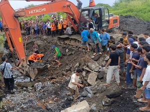 2 Pekerja Pengambil Timah Tertimbun Longsor di Medan, 1 Tewas