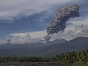 Detik-detik Mencekam 2 WN Singapura Tewas Saat Gunung Dukono Meletus
