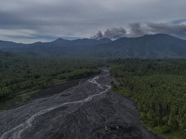 Jalur Pendakian Gunung Dukono Ditutup Usai Erupsi Mematikan