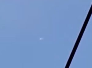 Viral Objek Terbang di Langit Bekasi Sore-sore, BRIN Beri Penjelasan