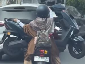 Polisi Pastikan Pemotor Angkut Motor di Makassar Ditilang: Membahayakan!