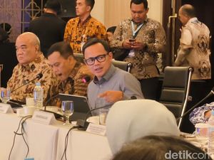 Bima Arya Minta Kepala Daerah Tak Andalkan Kenaikan Pajak untuk Genjot PAD