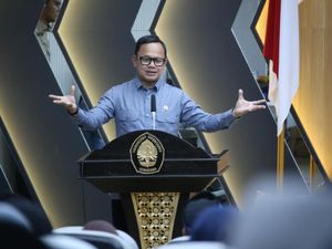 Wamendagri Tegaskan Pentingnya Pemimpin Punya Pijakan Ideologi Kuat