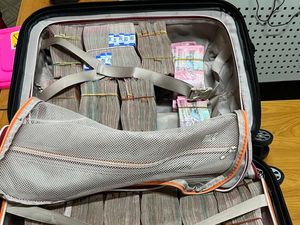 Bareskrim Tangkap Penyuplai Sabu ke Bandar Ishak, Sita Duit Hampir Rp 1 M