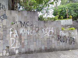 Taman Kota Lumintang Jadi Sasaran Vandalisme-Fasilitas Bermain Dirusak