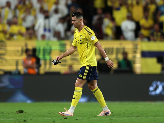 RIYADH, SAUDI ARABIA - MAY 12: Cristiano Ronaldo of Al Nassr walks off the pitch due to substitution during the Saudi Pro League match between Al Nassr and Al Hilal at Al Awwal Park on May 12, 2026 in Riyadh, Saudi Arabia. (Photo by Yasser Bakhsh/Get