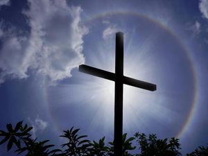 Apa Perbedaan Hari Kebangkitan dan Kenaikan Yesus Kristus?