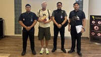 Tinggal Ilegal di Pantai Lakey Dompu, Pria Rusia Dideportasi
