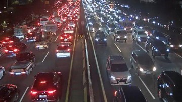Malam Long Weekend, Lalin Sejumlah Jalan di Jakarta Padat