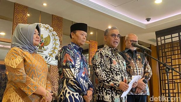 Konpers Ketua MPR Ahmad Muzani