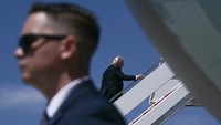Rombongan Trump Buang Barang dari China Sebelum Pulang ke AS