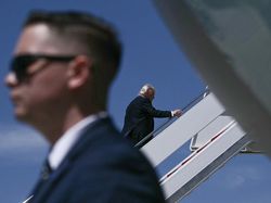 Heboh Trump Masuk Truk Katering untuk Ganti Pesawat karena Ancaman Iran