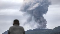 Guide WN Singapura Saat Dukono Erupsi: Saya Ingin Sujud Minta Maaf ke Orang Tuanya