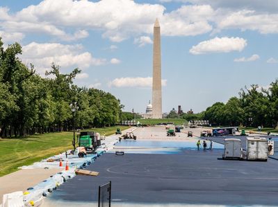 Potret Renovasi Kolam Refleksi Washington yang Jadi Sorotan