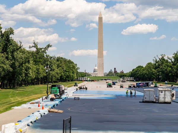Potret Renovasi Kolam Refleksi Washington yang Jadi Sorotan