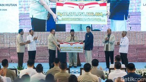 Prabowo Hadiri Penyerahan Uang Rampasan Rp10,2 Triliun di Kejagung