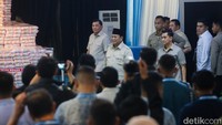 ‎Video Prabowo Saksikan Penyerahan Duit Rp 10,2 T Rampasan Kasus Hutan ke Negara