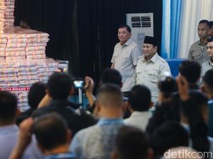 ‎Video Prabowo Saksikan Penyerahan Duit Rp 10,2 T Rampasan Kasus Hutan ke Negara