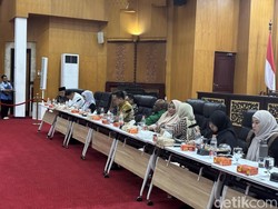 Kepala SPPG yang Sebabkan Keracunan 200 Siswa Surabaya Bohong Punya SLHS