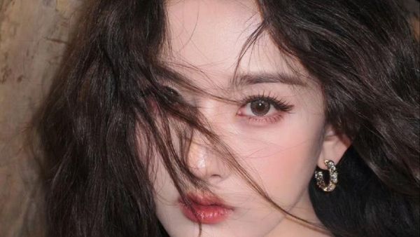 Potret Aktris China di Balik Layar Jadi Viral,  Foto Tanpa Edit Bikin Khawatir