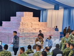 Bak Piramida, Tumpukan Uang Rp 10 T dari Kasus Hutan Dipamerkan di Kejagung