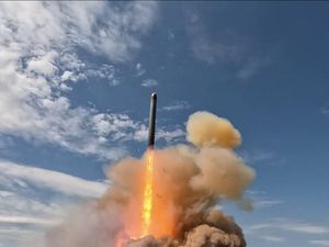 Rusia Uji Coba Rudal Jarak Jauh Mampu Bawa Hulu Ledak Nuklir