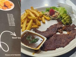 Bayar Rp 102 Ribu, Pelanggan Shock Lihat Steak Tipis Mirip Bacon