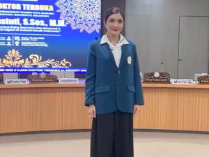 Ashanty Gaet Gelar Doktor Unair, Teliti Nasib Musisi Senior di Era Digital