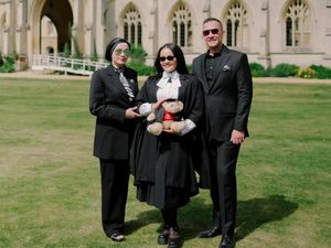 Ferdy Hasan Semringah Anak Jadi Lulusan Terbaik di Universitas Cambridge