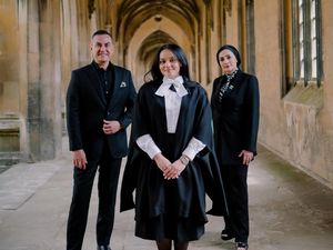 Ferdy Hasan Bangga Hadiri Wisuda Anak di Universitas Cambridge