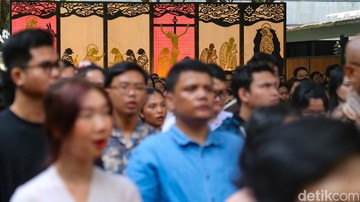 Jemaat Padati Katedral, Misa Kenaikan Yesus Kristus Berlangsung Khidmat
