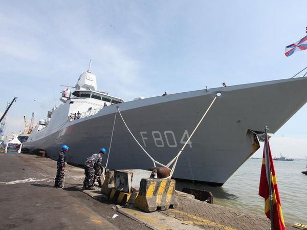 Kapal Perang Belanda HNLMS De Ruyter Bersandar di Surabaya Bawa Misi Diplomatik