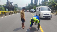 Pikap Tabrak 2 Motor di Tanjakan Selarong Puncak Bogor, 3 Orang Luka
