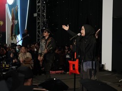 Kotak Beri Energi Untuk Para Wisudawan Baru