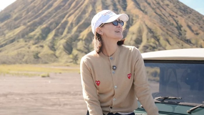 Potret Luna Maya Cs Liburan di Air Terjun Tumpak Sewu dan Bromo, Bikin Mupeng!