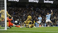 Manchester City Terus Pepet Arsenal