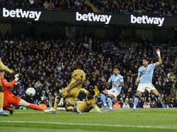 Manchester City Terus Pepet Arsenal