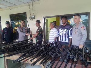 Warga Serahkan 52 Senjata Api Usai Bentrok Warga Dua Desa di Adonara NTT