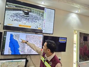 Teknologi Pelacak Bus Haji Pantau Jemaah Indonesia 24 Jam
