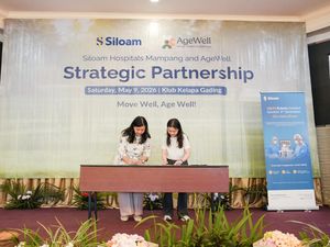 Siloam Hospitals Mampang Gandeng Agewell Hadirkan Layanan Kesehatan Lansia