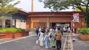 Momen Libur Kenaikan Yesus Kristus, TMII Hari Ini Ramai Pengunjung