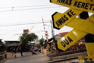 Uji Palang Pintu Otomatis dan Pos Penjaga di Perlintasan Ampera