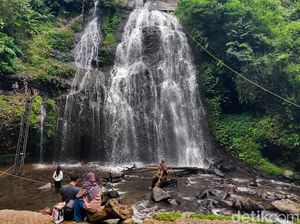 Menjernihkan Mata dan Pikiran di Curug Tilu Leuwi Opat