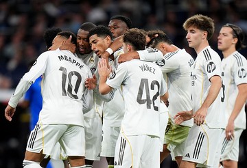 Seedorf Percaya, Real Madrid Akan Kembali ke Jalan yang Benar