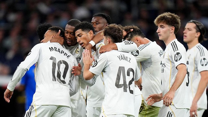 MADRID, SPAIN - MAY 14: Jude Bellingham of Real Madrid celebrates scoring his teams second goal with teammates during the LaLiga EA Sports match between Real Madrid CF and Real Oviedo at Estadio Santiago Bernabeu on May 14, 2026 in Madrid, Spain. (P