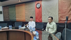 Anggota DPRD Jember Menyesal Merokok dan Ngegame Saat Rapat: Khilaf Saya