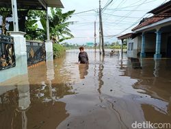 Sungai Meluap, 300 Rumah di Kutorenon Lumajang Terendam Banjir 1,5 M