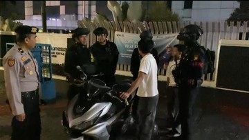 Patroli Brimob Polda Metro Gagalkan Balap Liar di Kebayoran Baru Jaksel
